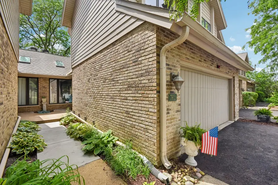 7912 S Garfield Avenue, Burr Ridge, IL 60527 - #2