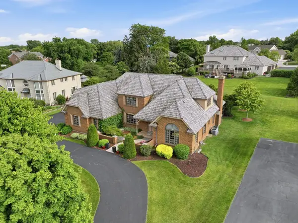313 Trinity Lane, Oak Brook, IL 60523