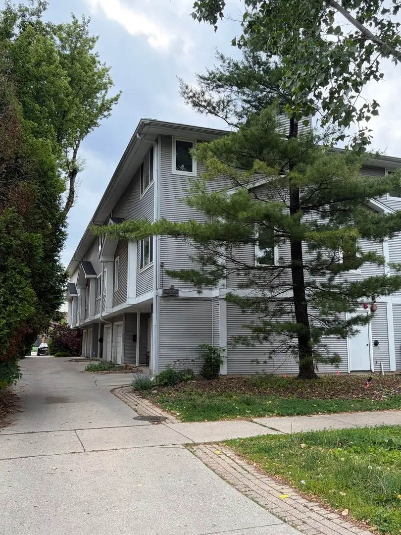 425 S Harvey Avenue #E, Oak Park, IL 60302 - #1