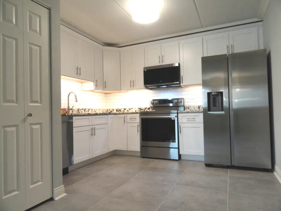9907 W 58th Street #1, Countryside, IL 60525 - #3