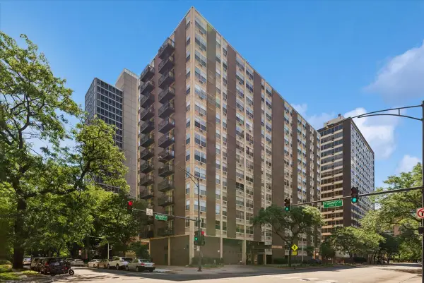 3033 N Sheridan Road #601, Chicago, IL 60657