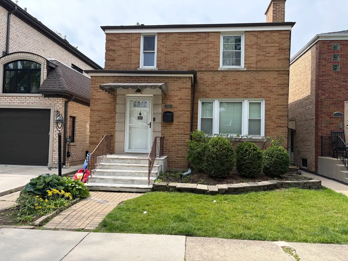 3011 W Jarvis Avenue, Chicago, IL 60645 - #1
