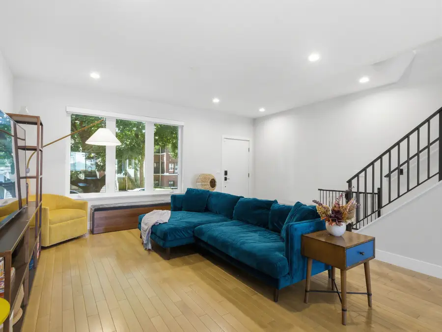 4334 W Shakespeare Avenue, Chicago, IL 60639 - #3