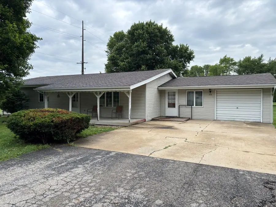 375 W Iroquois Street, Sheldon, IL 60966 - #1