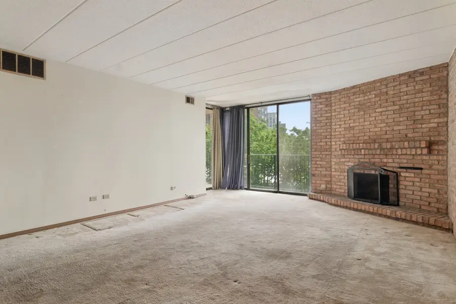 651 W Sheridan Road #6D, Chicago, IL 60613 - #3