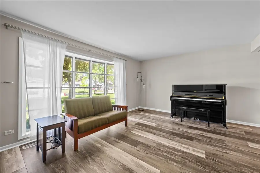 1145 Weeping Willow Lane, Libertyville, IL 60048 - #2