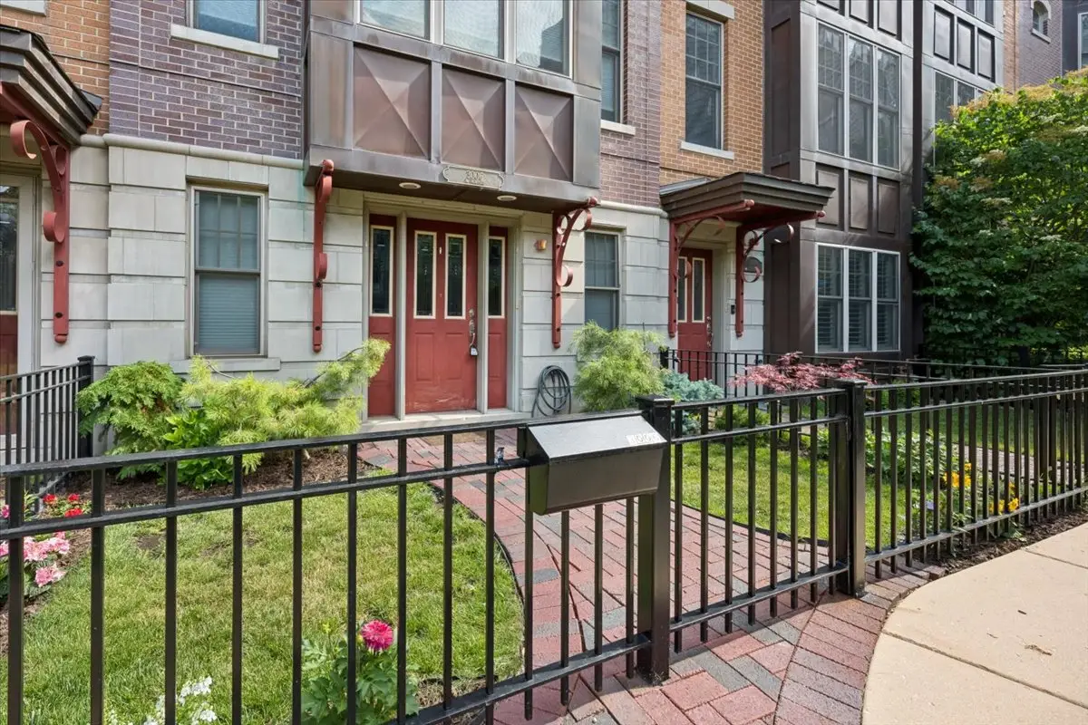 3006 W Newport Avenue, Chicago, IL 60618 - #1