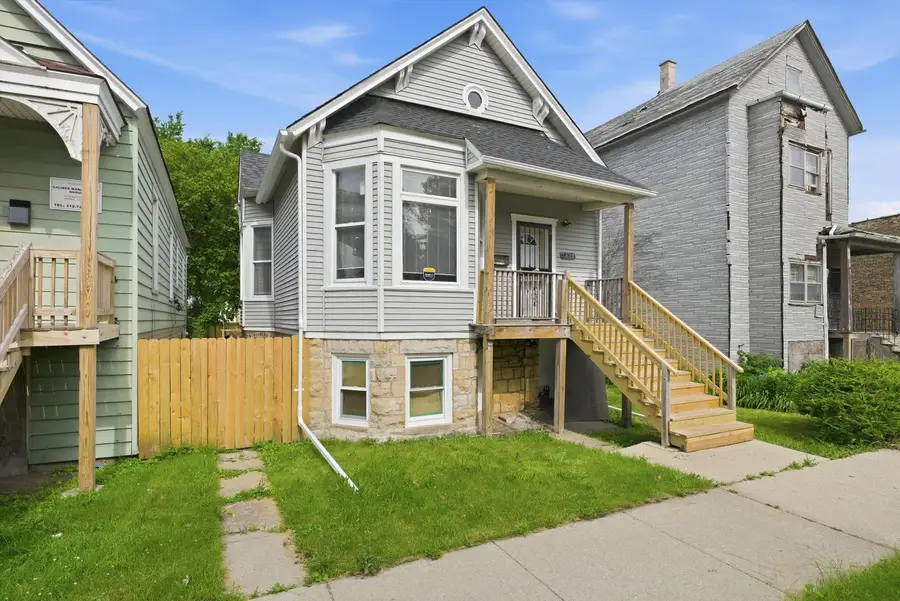 7828 S Escanaba Avenue, Chicago, IL 60649 - #3