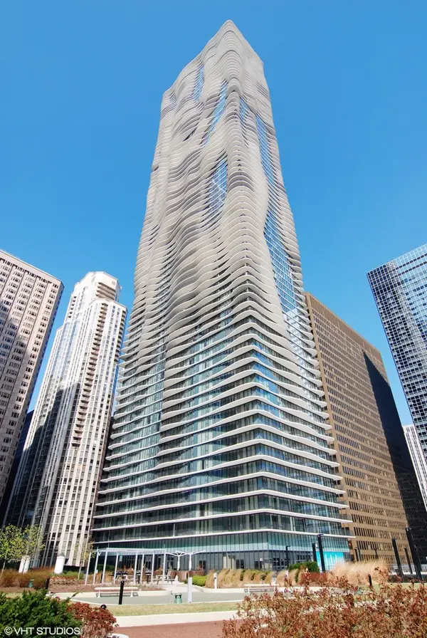 225 N Columbus Drive #6006, Chicago, IL 60601