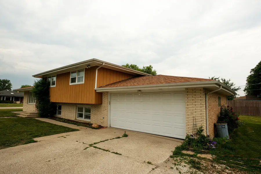 10459 S 81st Avenue, Palos Hills, IL 60465 - #3