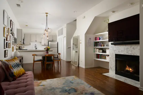 952 N Crosby Street, Chicago, IL 60610