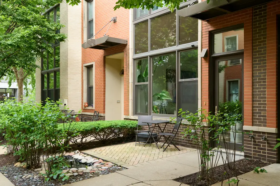 952 N Crosby Street, Chicago, IL 60610 - #2
