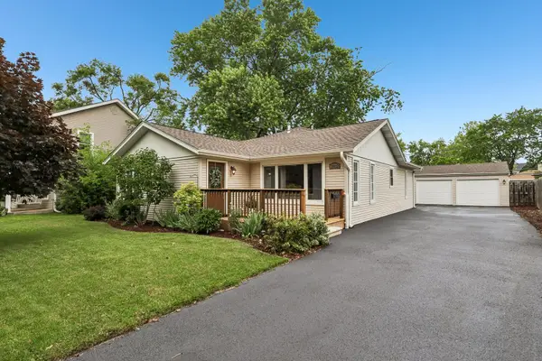2802 Hawk Lane, Rolling Meadows, IL 60008