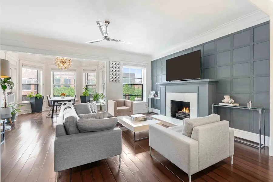 556 W Roscoe Street #3, Chicago, IL 60657 - #2