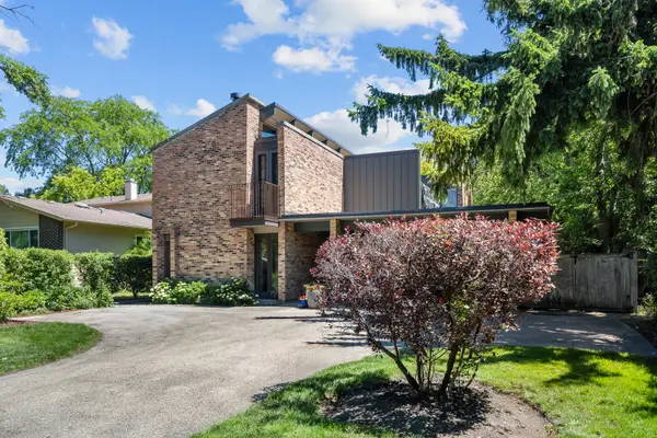 365 Green Bay Road, Highland Park, IL 60035