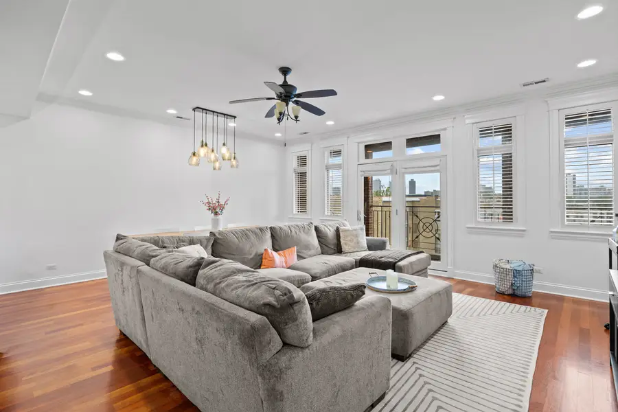 3414 N Sheffield Avenue #4, Chicago, IL 60657 - #2