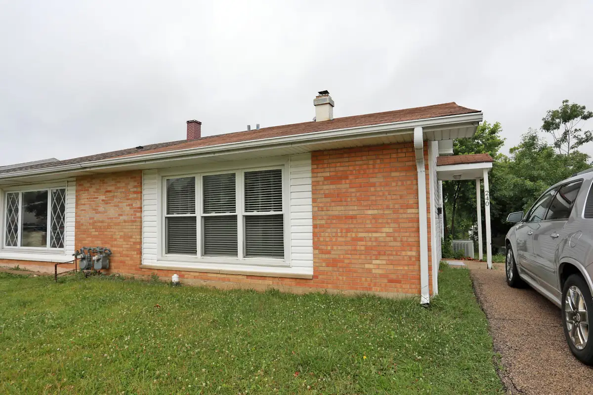 240 Grissom Lane, Hoffman Estates, IL 60169 - #1
