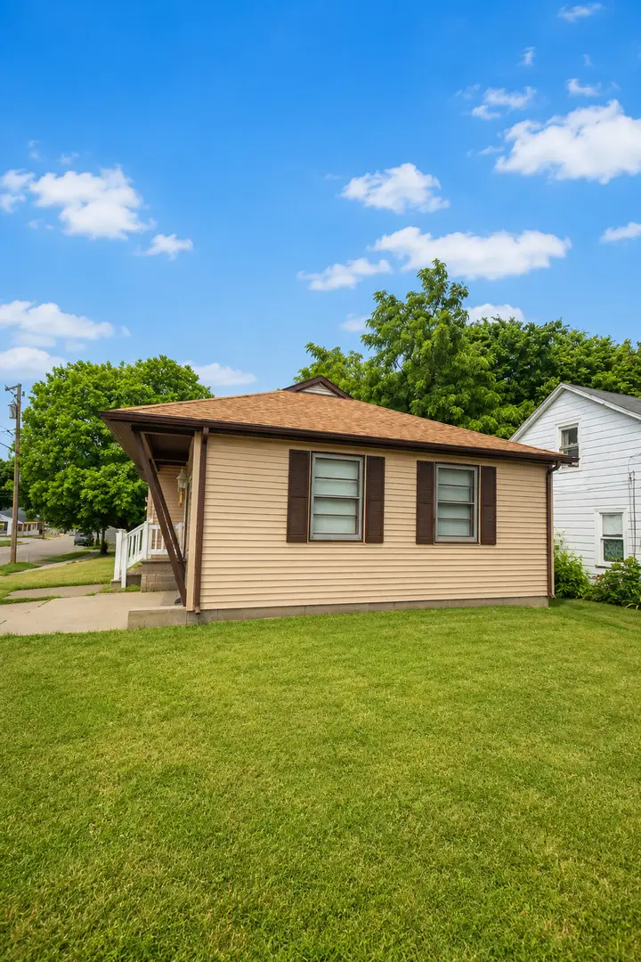 720 S Ottawa Avenue, Dixon, IL 61021 - #2