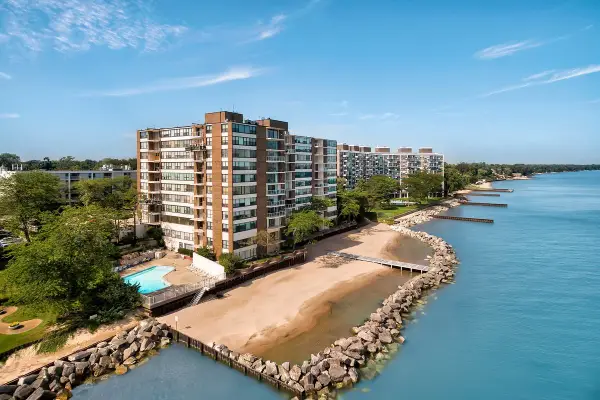 1616 Sheridan Road #2C, Wilmette, IL 60091