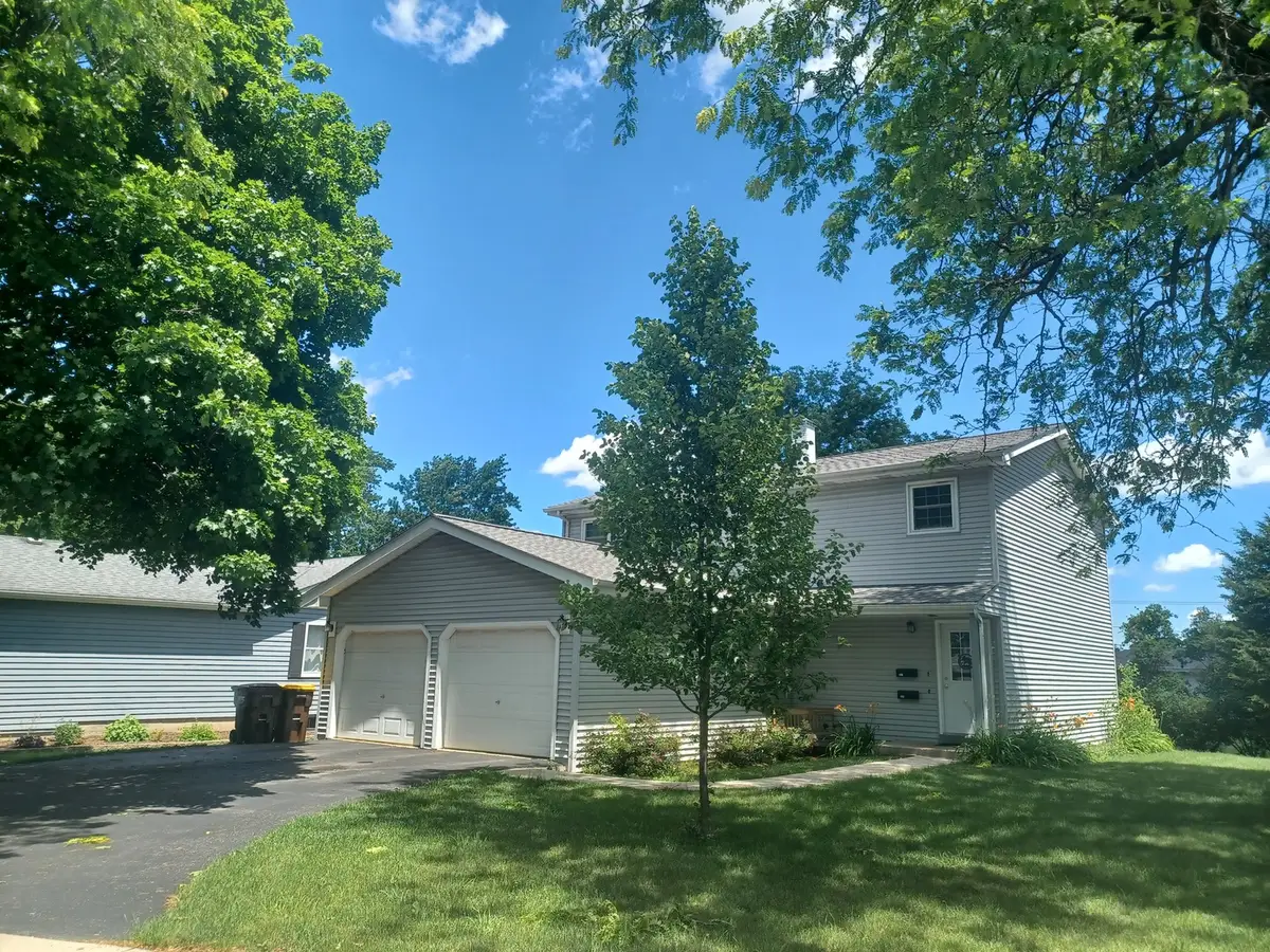855-857 Rhodes Street, Woodstock, IL 60098 - #1