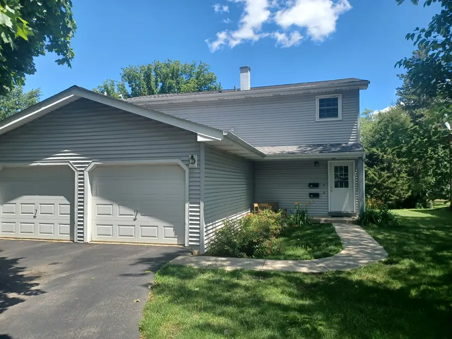 855-857 Rhodes Street, Woodstock, IL 60098 - #3