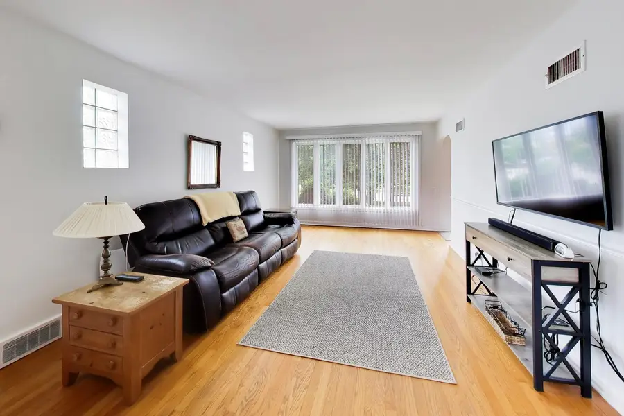6040 N Niagara Avenue, Chicago, IL 60631 - #2