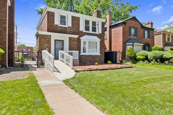 8218 S Yates Boulevard, Chicago, IL 60617