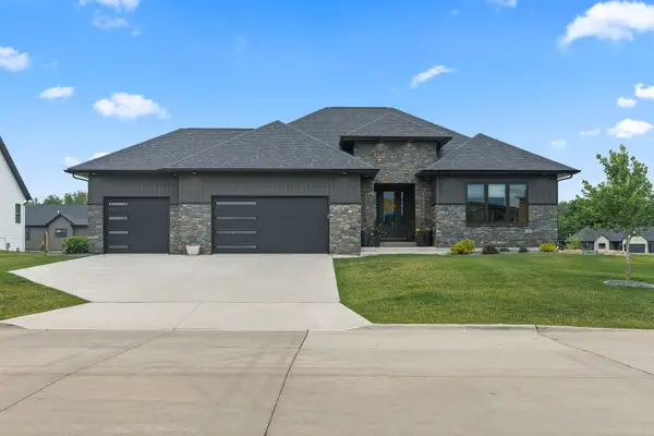 352 Madison Drive, Riverdale, IA 52722