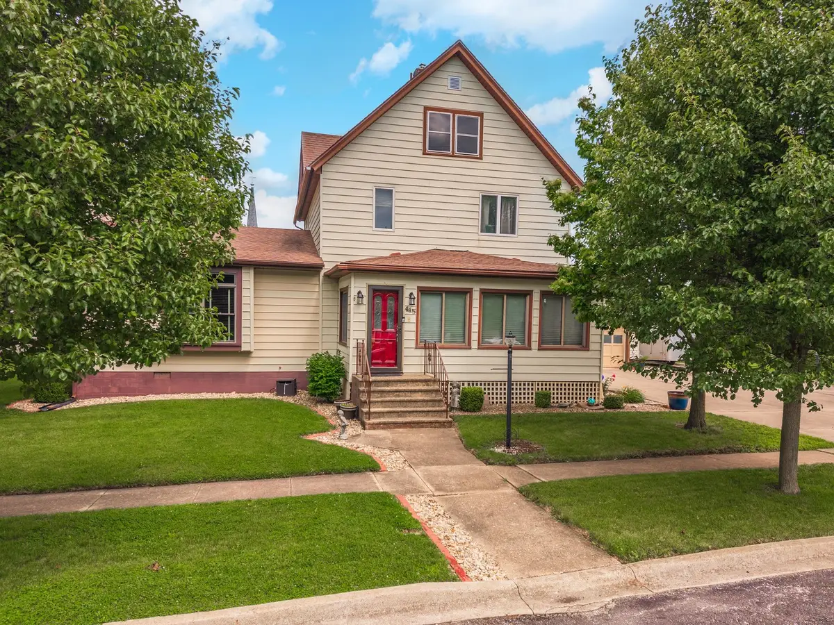415 N 4th Street, Chatsworth, IL 60921 - #1