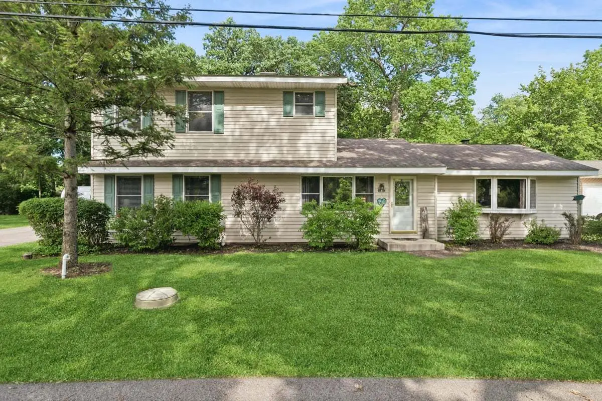 111 Eastwood Avenue, Port Barrington, IL 60010 - #1