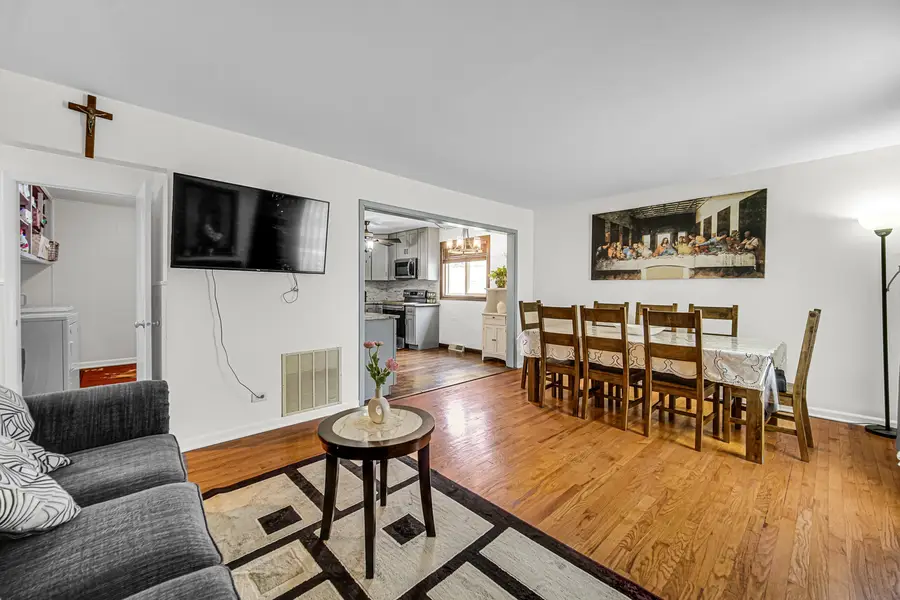 530 N 3rd Avenue, Villa Park, IL 60181 - #3