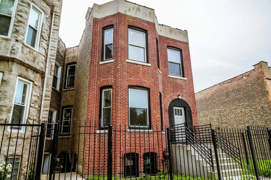 4419 W Gladys Avenue, Chicago, IL 60624 - #3