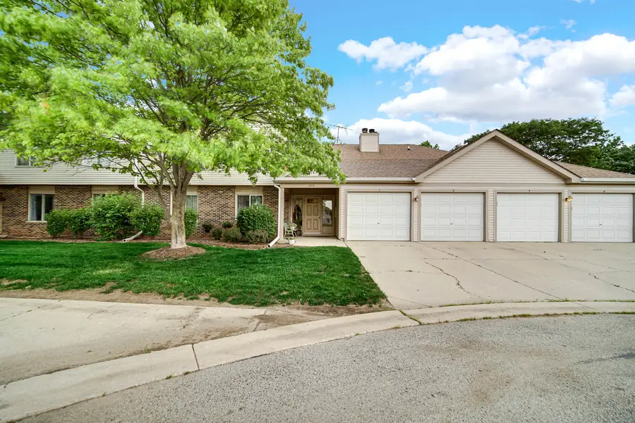 7000 Newport Drive #204, Woodridge, IL 60517 - #2