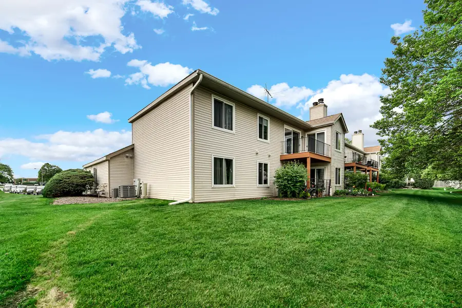 7000 Newport Drive #204, Woodridge, IL 60517 - #3