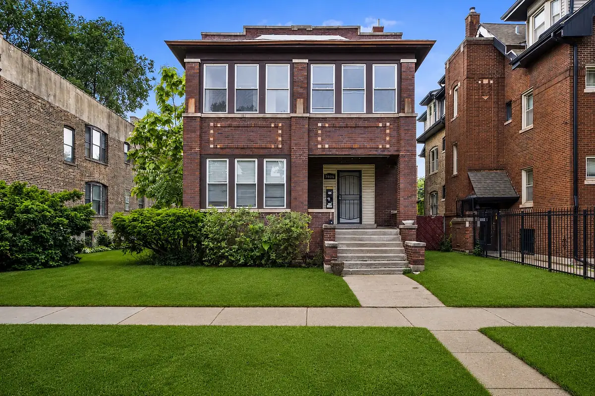7406 S Crandon Avenue, Chicago, IL 60649 - #1