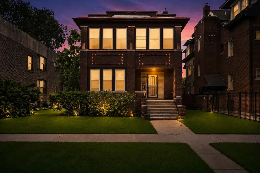 7406 S Crandon Avenue, Chicago, IL 60649 - #2
