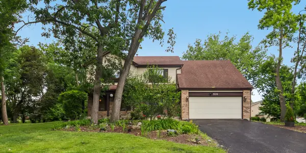 816 Bonnie Brae Lane, Bolingbrook, IL 60440