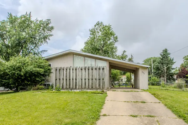 901 Mayflower Avenue, Bloomington, IL 61701