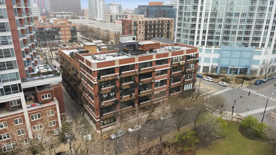 1601 S Indiana Avenue #212, Chicago, IL 60616 - #3