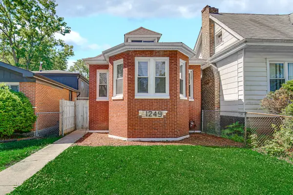 1249 W 97th Street, Chicago, IL 60643