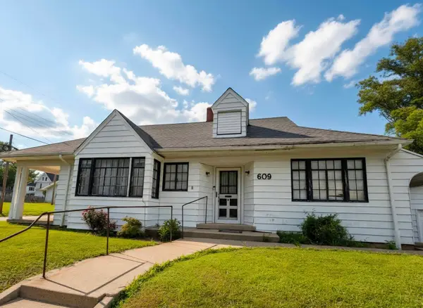 609 Dubois Street, Lawrenceville, IL 62439