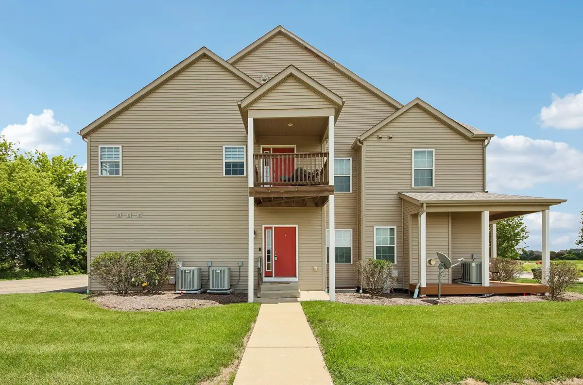 661 Stonegate Drive, Sycamore, IL 60178 - #1