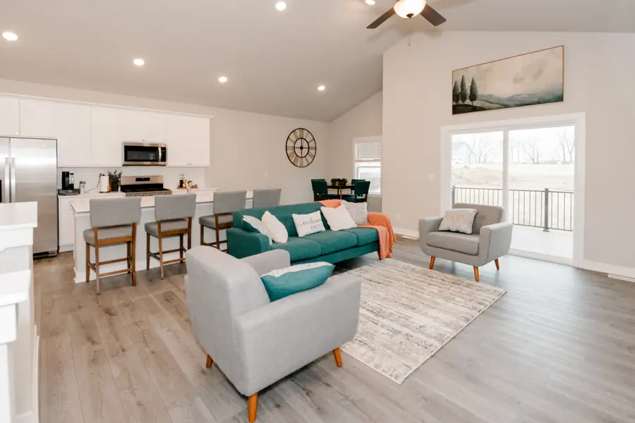 6130 Thor Avenue, Davenport, IA 52807 - #3