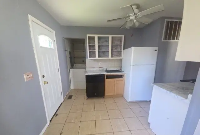 12 Circle Drive E, Montgomery, IL 60538 - #3