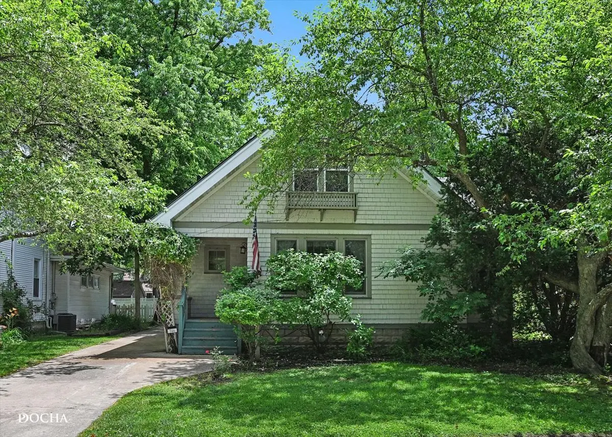 144 S Commonwealth Avenue, Aurora, IL 60506 - #1