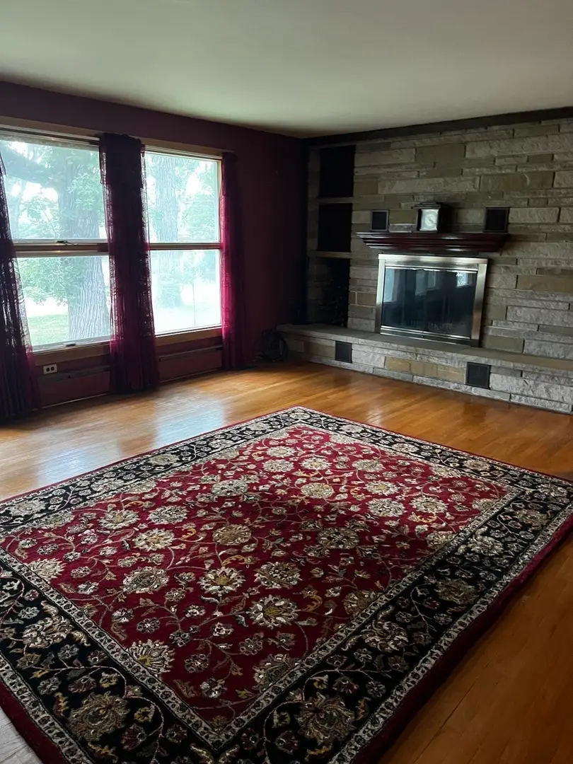 355 Hiawatha Drive, Lake In The Hills, IL 60156 - #3