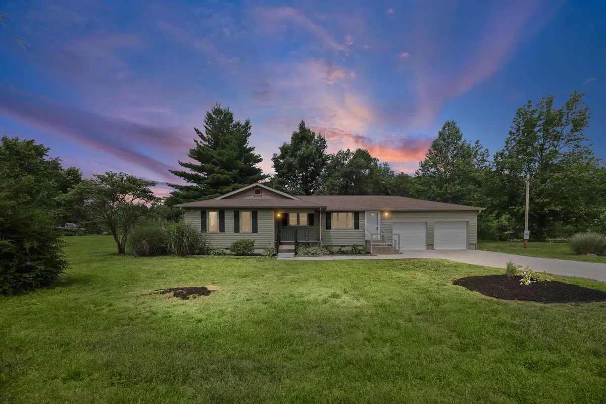 8517 N Cherryville Lane, Mount Vernon, IL 62864 - #1