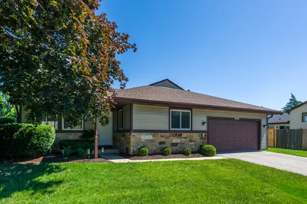 30W253 Bedford Lane, Warrenville, IL 60555