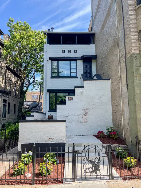 552 W Arlington Place, Chicago, IL 60614
