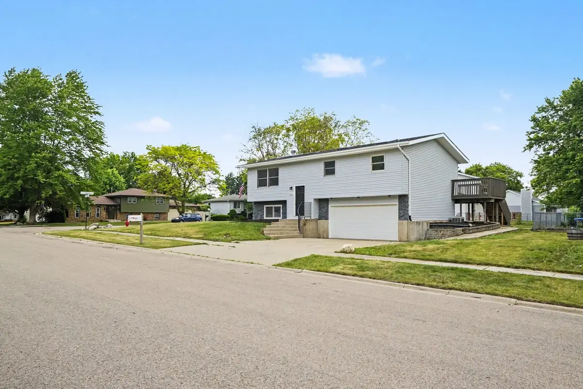 651 Michigan Avenue, South Elgin, IL 60177 - #1